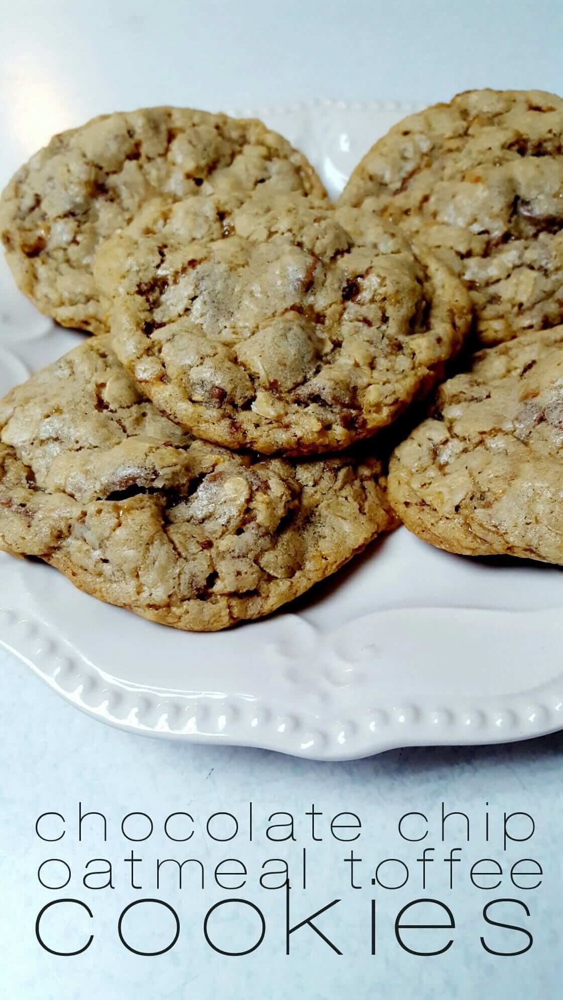 Chocolate Chip Oatmeal Cookies