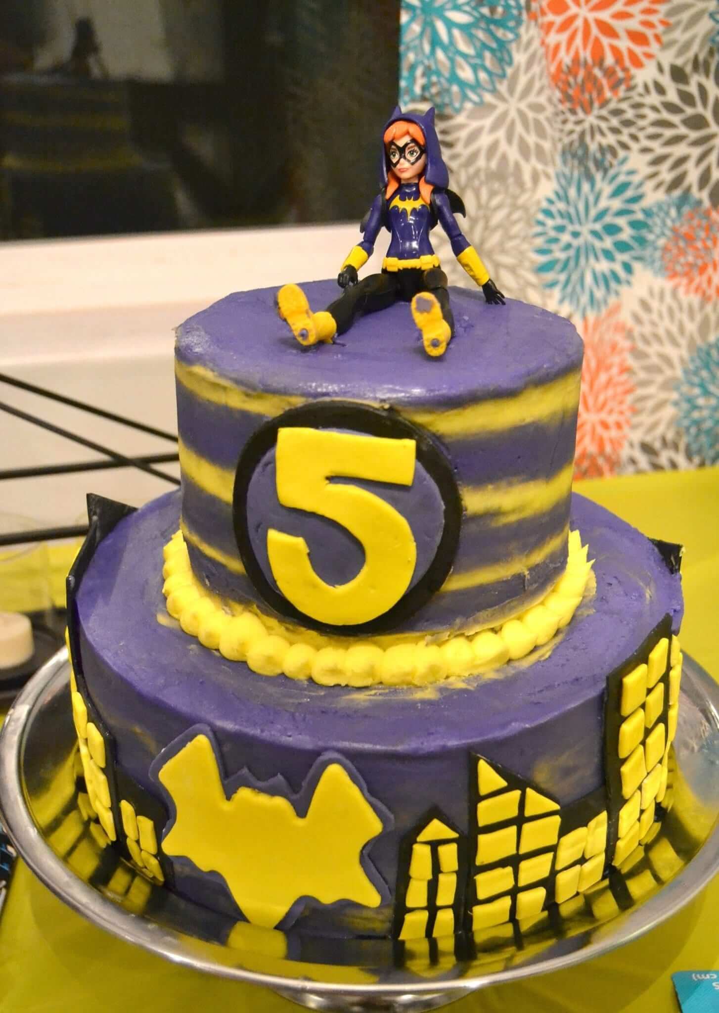 batgirl-cake-birthday-girl
