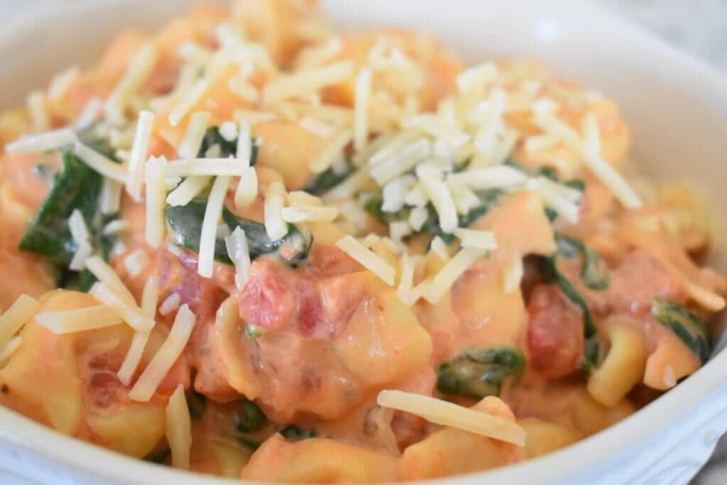 Cheesy Spinach and Tomato Tortellini
