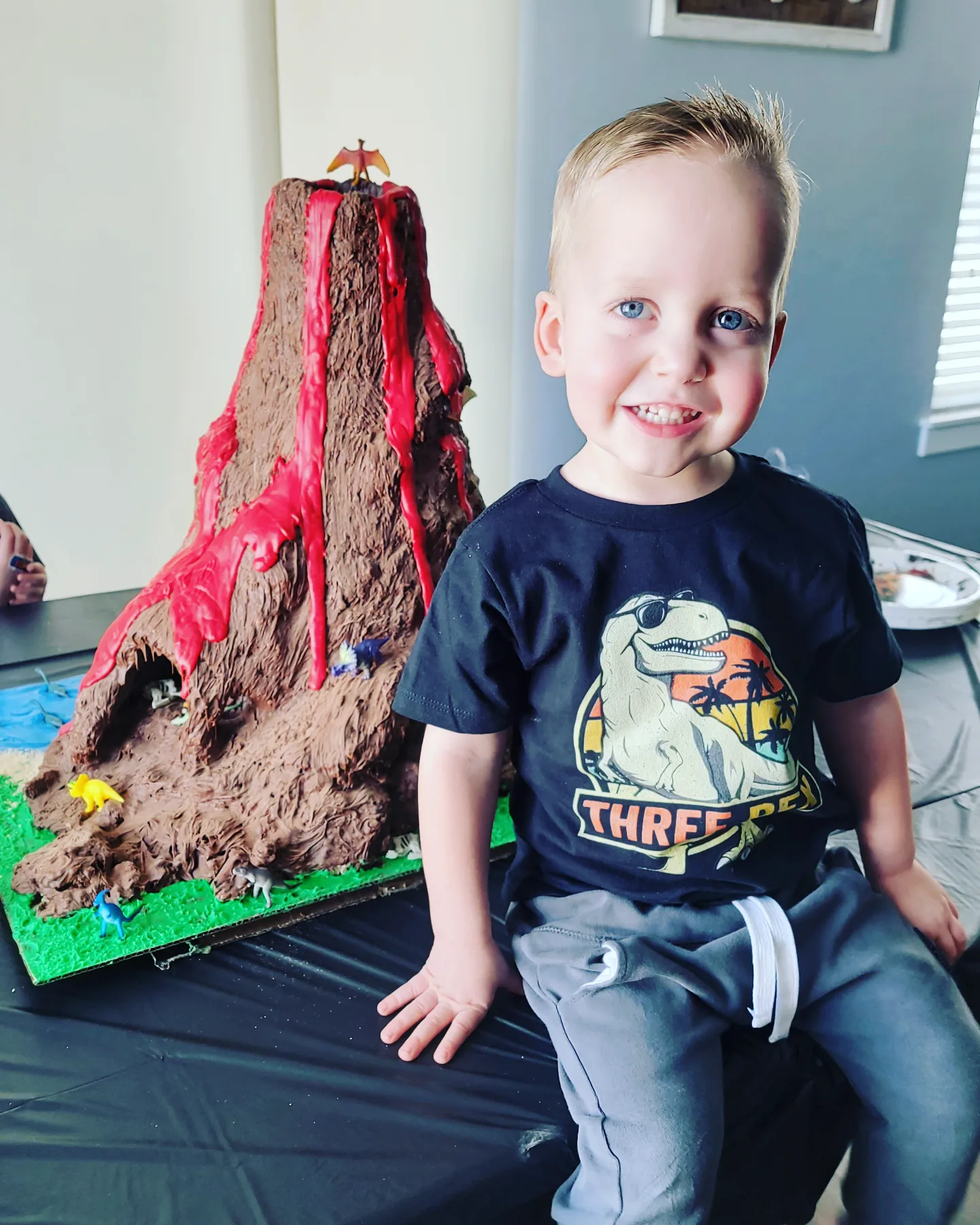 Volcano Birthday Cake-ish #birthday #birthdaycake #kidsparty #volcanocake