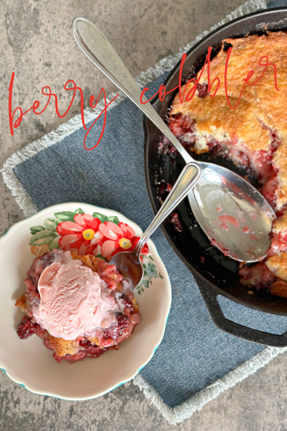 Skillet Berry Cobbler #cobbler #skilletrecipes #dessertrecipes #easyrecipe #onepandessert