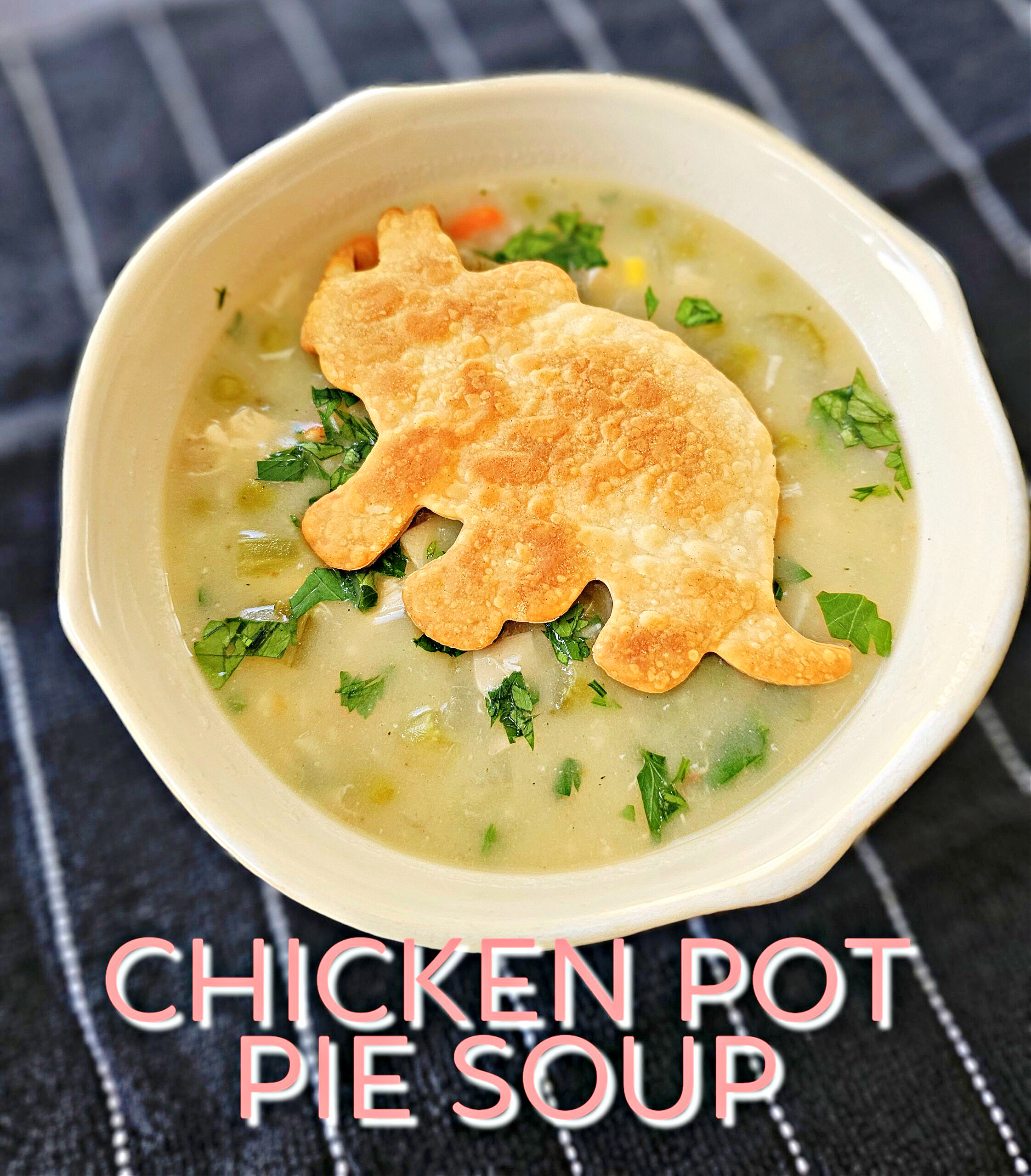 Chicken Pot Pie Soup #chickenrecipe #souprecipe #onepotmeal #fallrecipe #easydinner #dinnerrecipe #yummy